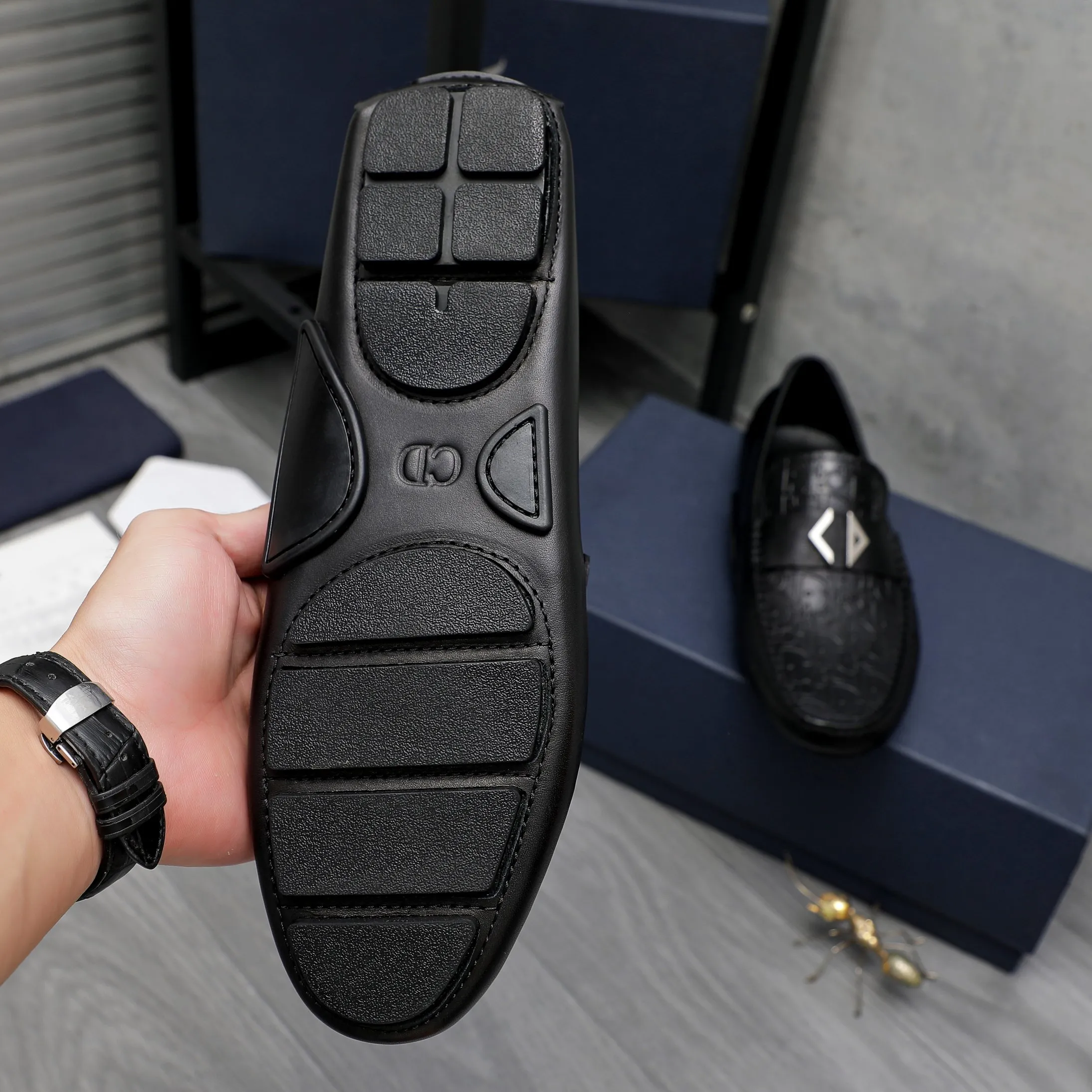 Men's shoes 💰400 Product trademark: Dior "Dior" casual slip-on shoes Regular size: 38-45 (45 is custom-made and non-returnable) Product materials: Selected cowhide embossed upper, pigskin lining, rubber outsole